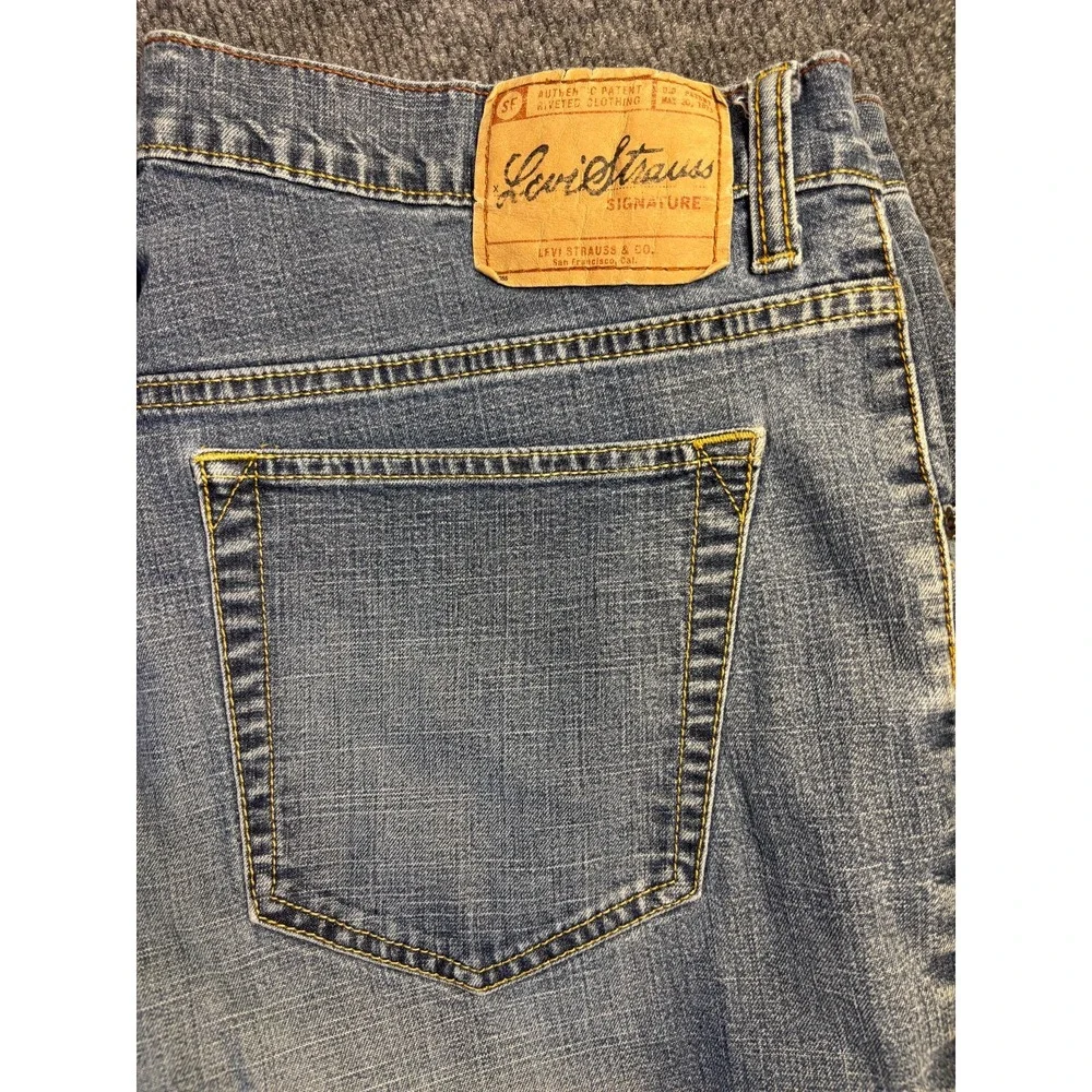 Levi's Jeans‎ Women's 18 Blue Denim Stretch Streetwear Medium Wash Bootcut Leg